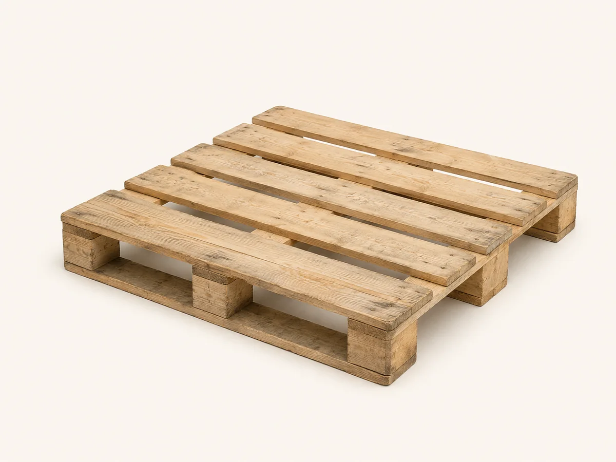 Palet usado de madera seleccionado y clasificado